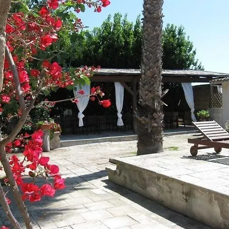 Fuer 4 Personen 1 Kind Ca 56 M In Merine, Apulien Provinz * Lecce